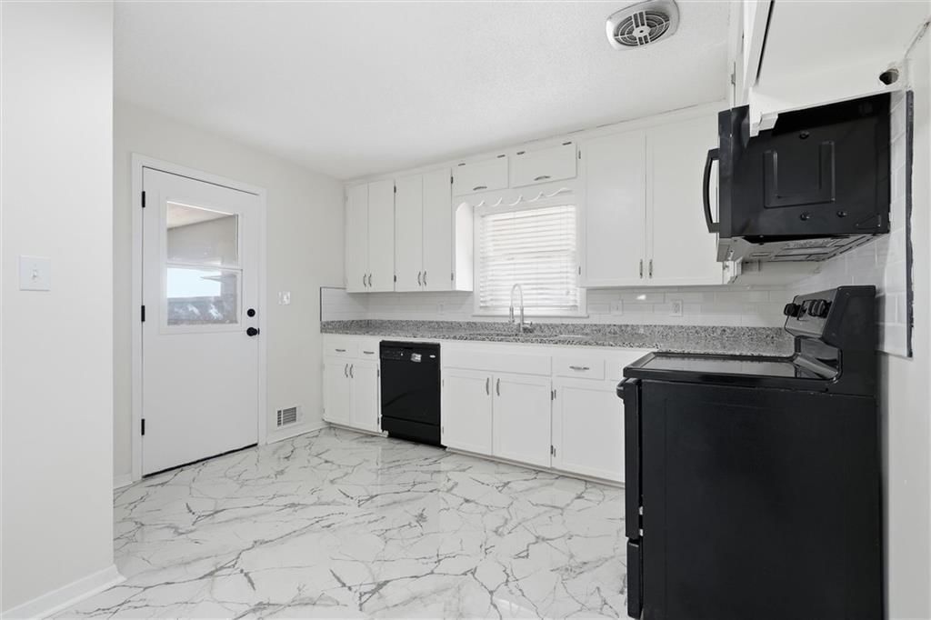 102 NW 65th Street — photo 10