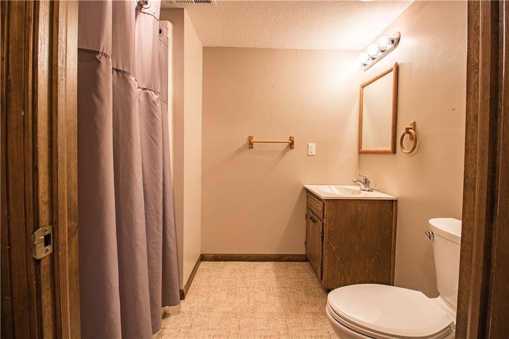 713 Tyler Avenue — photo 32