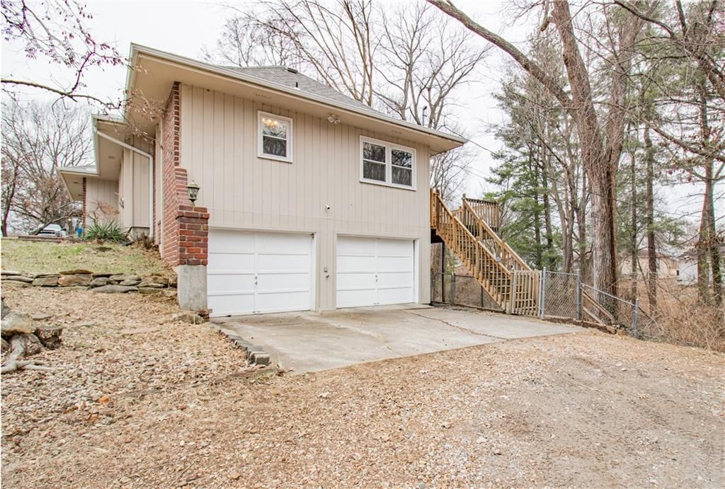 713 Tyler Avenue — photo 37
