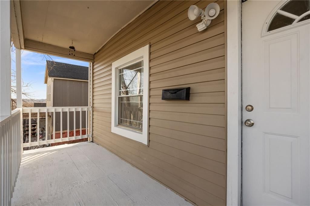 282 S Coy Street — photo 2