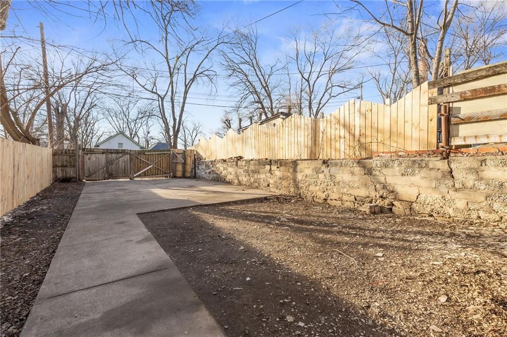 282 S Coy Street — photo 23