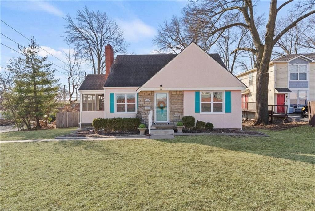 7313 W 61ST Street, Overland Park, KS