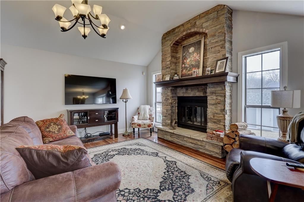 207 Suzanne Lane — photo 4