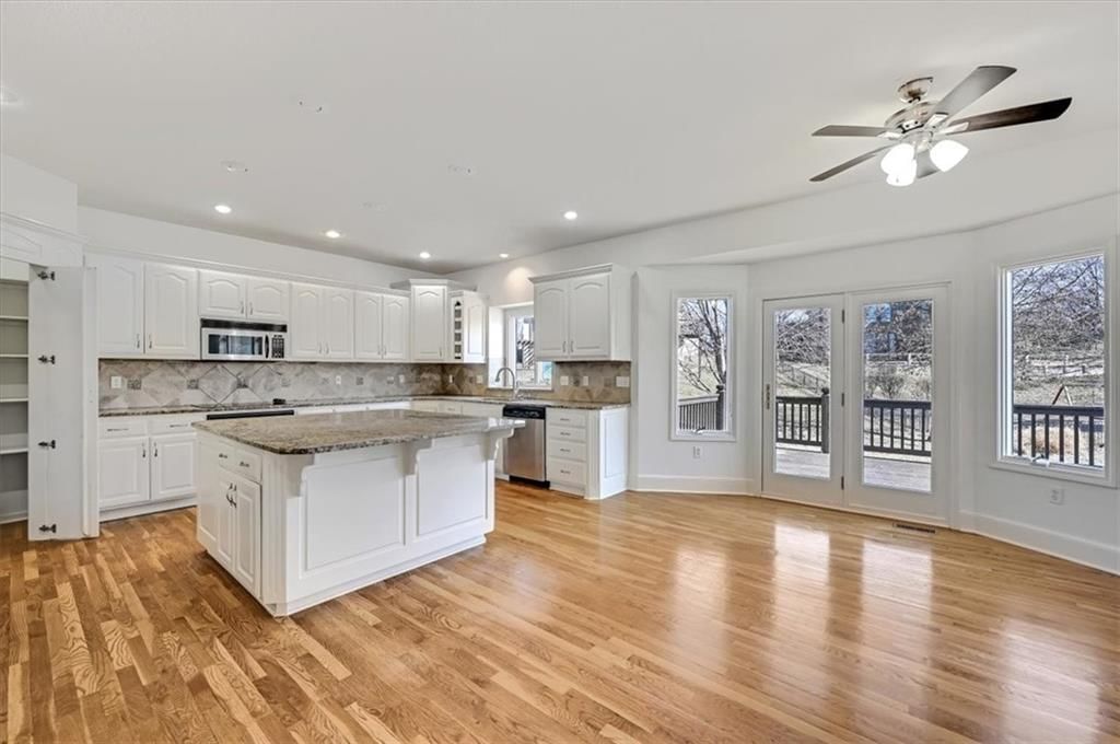 10105 NW River Hills Drive — photo 10