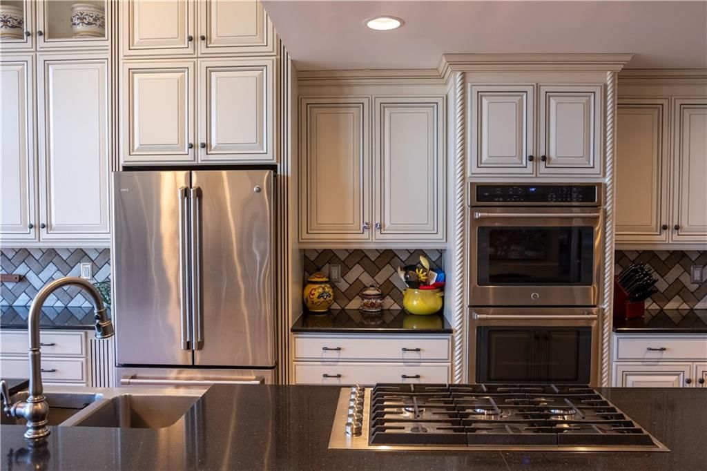 5537 Alden Street — photo 15