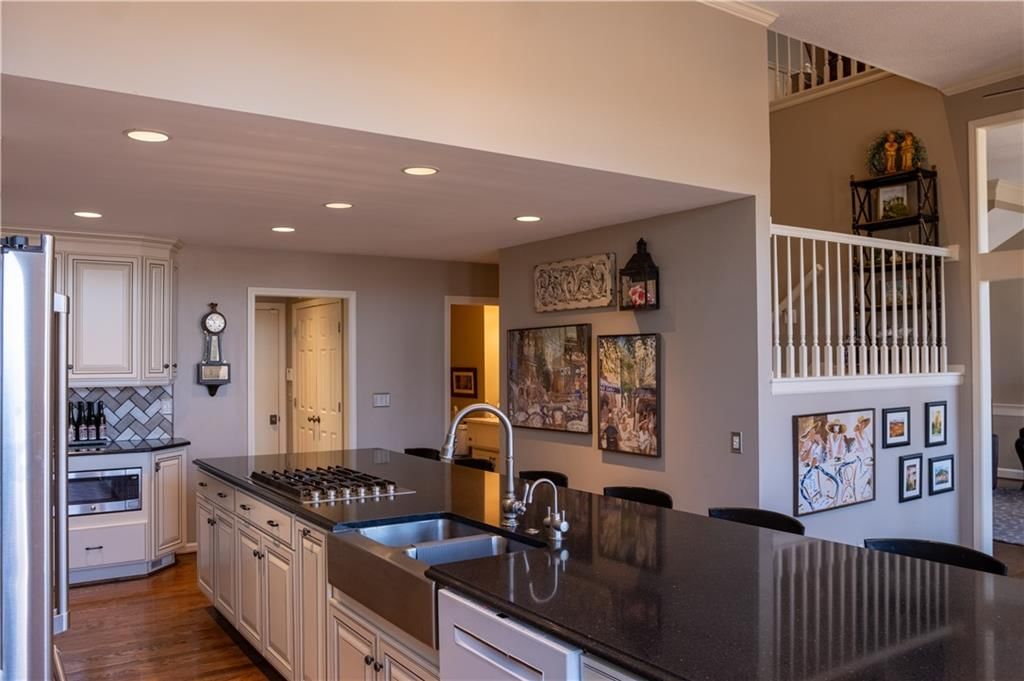 5537 Alden Street — photo 17