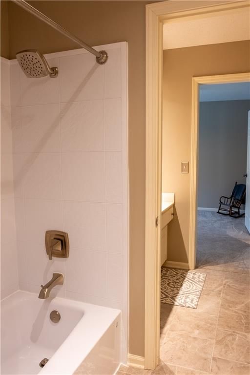 5537 Alden Street — photo 35