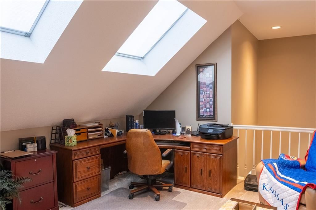 5537 Alden Street — photo 40