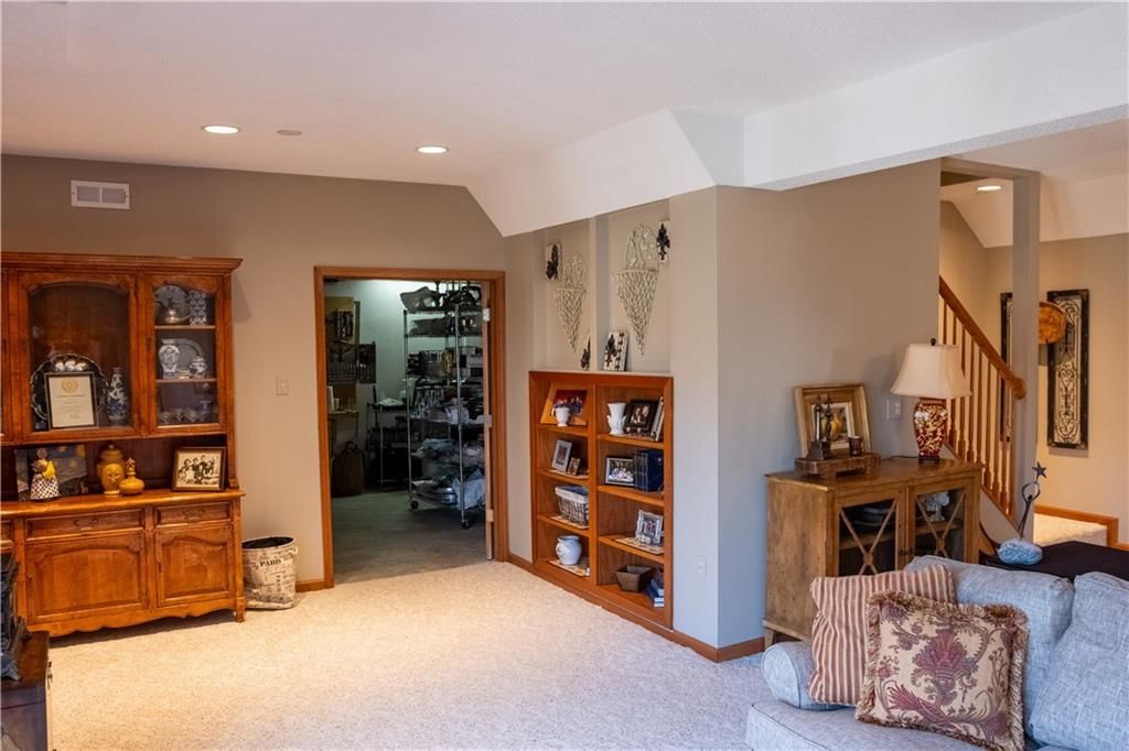 5537 Alden Street — photo 44
