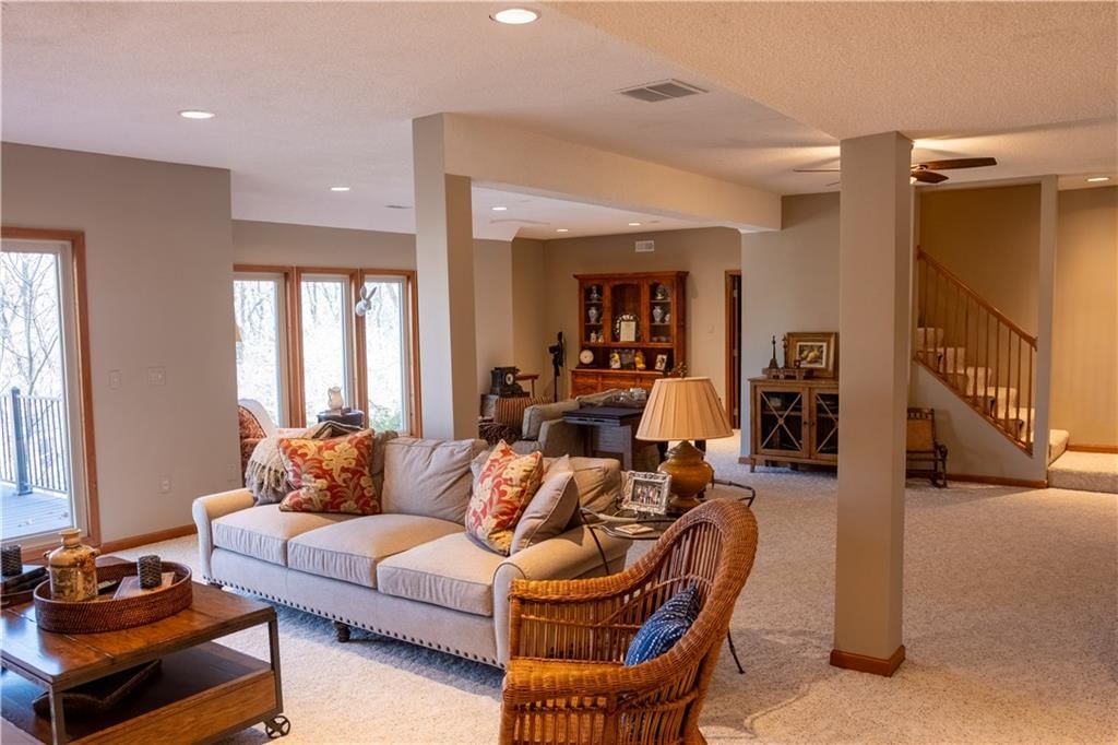 5537 Alden Street — photo 45