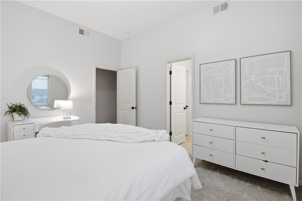 2914 W 155th Terrace — photo 32
