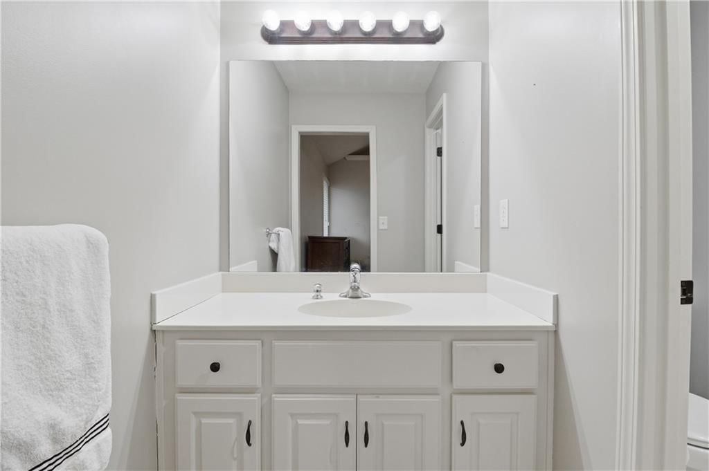 2914 W 155th Terrace — photo 35