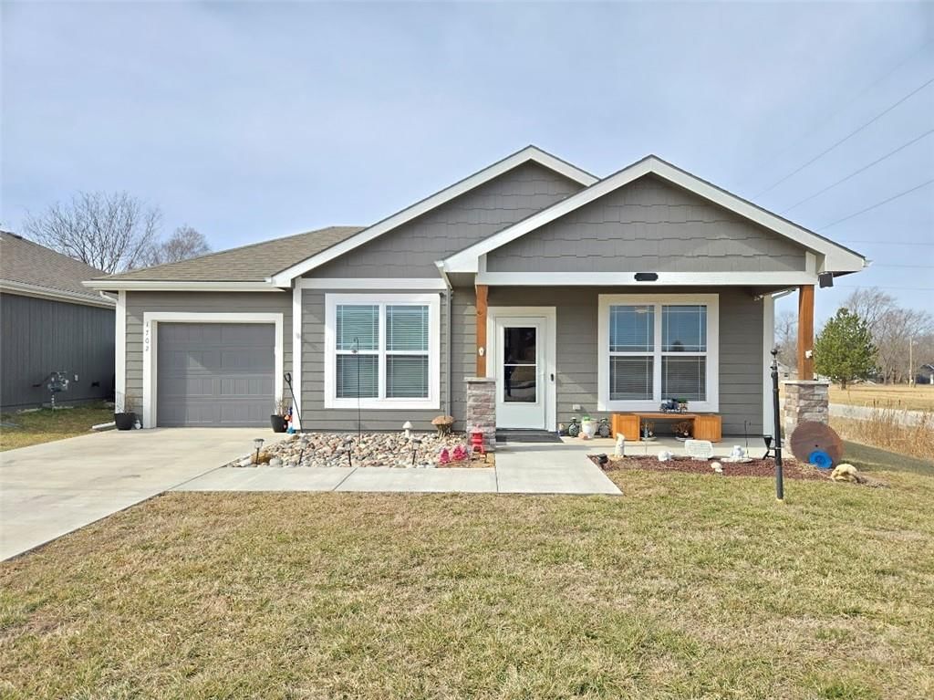 1702 Elderberry Lane — photo 2