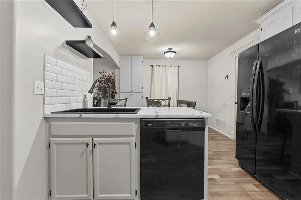 521 SW 15th Street — photo 17