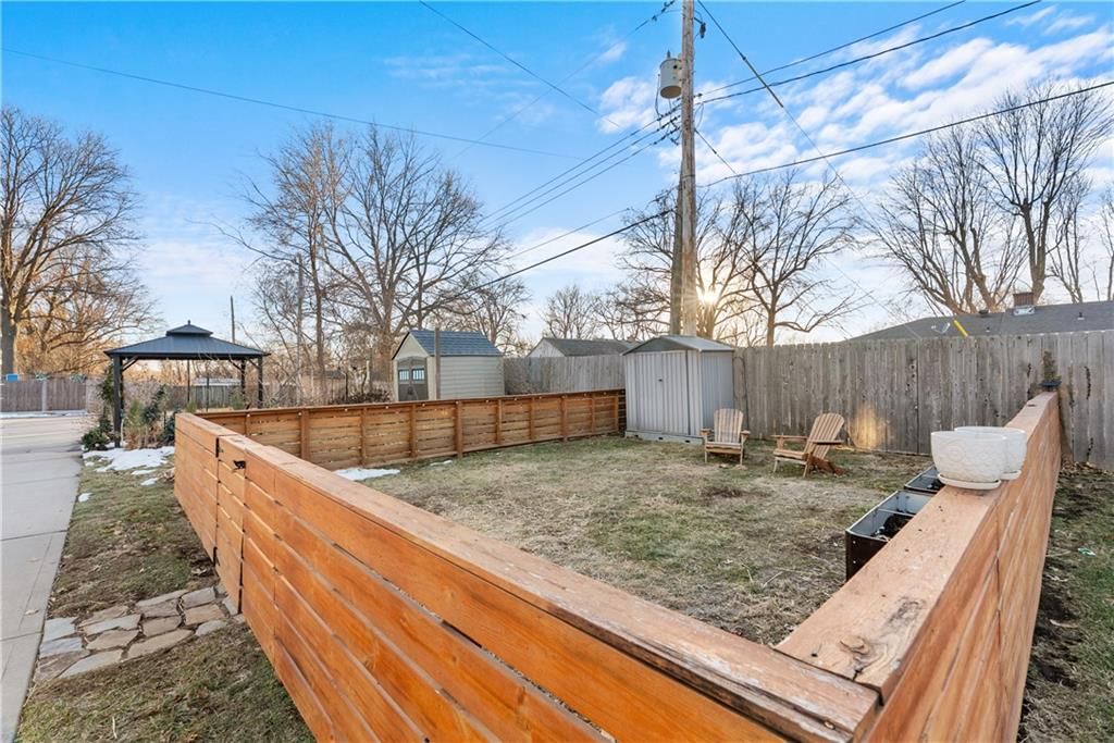 521 SW 15th Street — photo 37