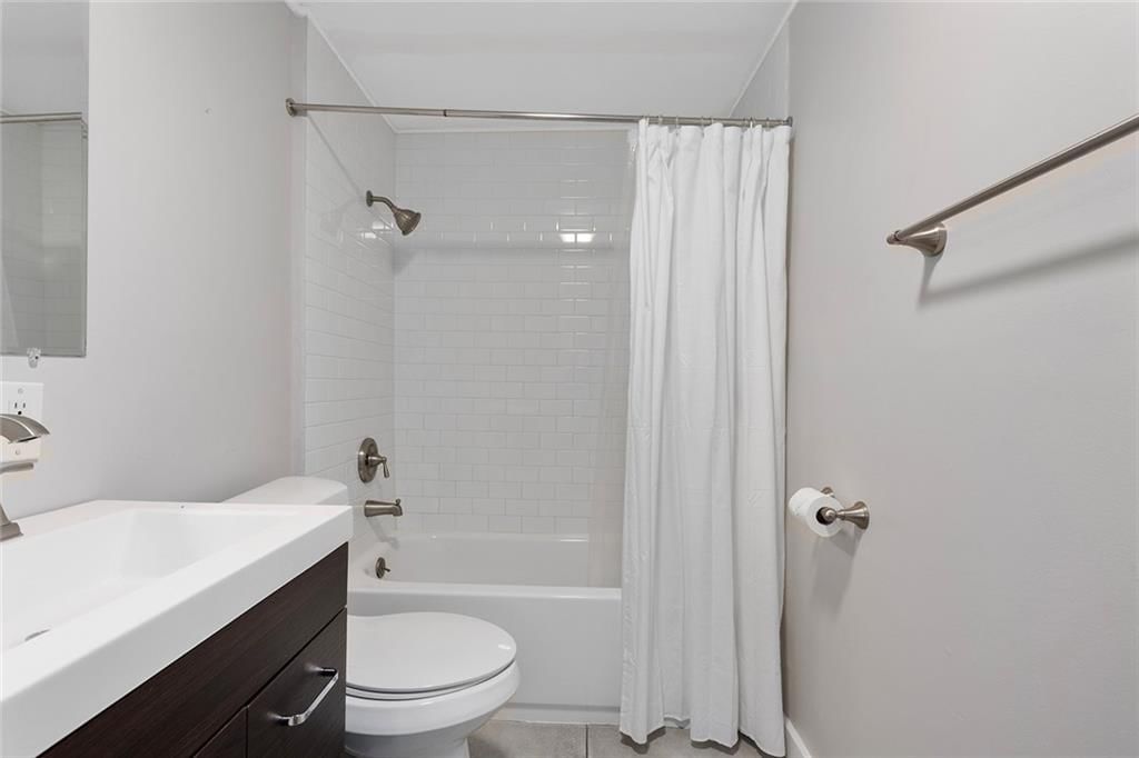 915 E 29th Street — photo 13