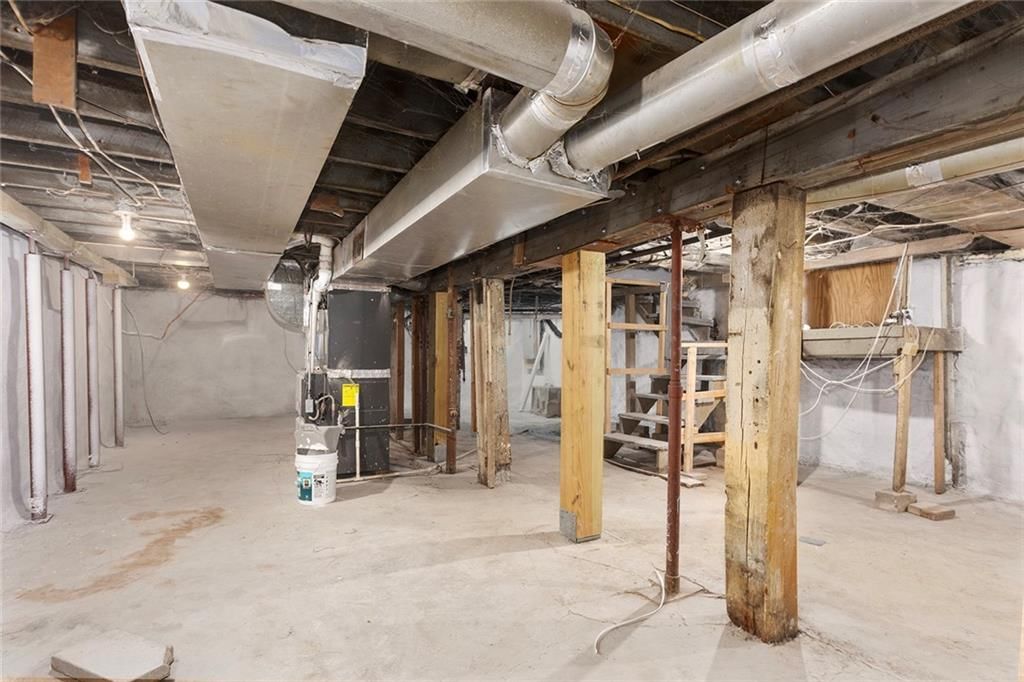 915 E 29th Street — photo 33