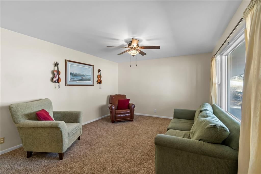 807 NE 60th Terrace — photo 3