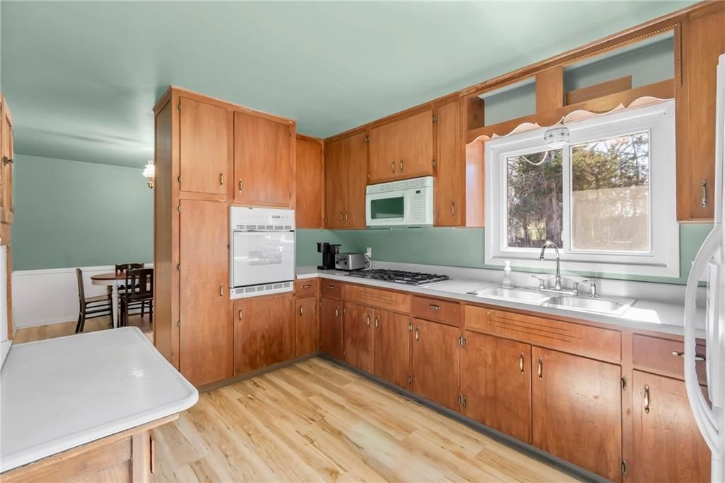 807 NE 60th Terrace — photo 5