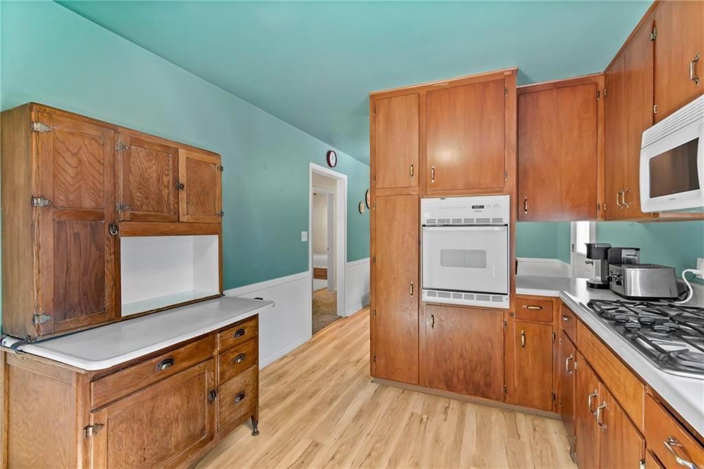 807 NE 60th Terrace — photo 6