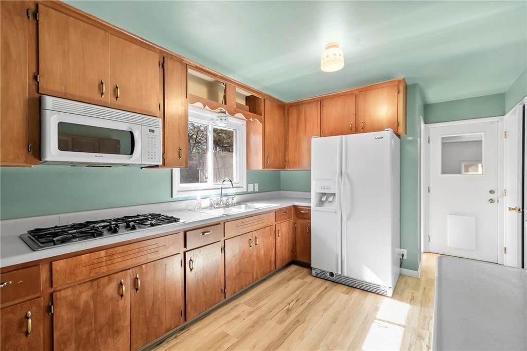 807 NE 60th Terrace — photo 7