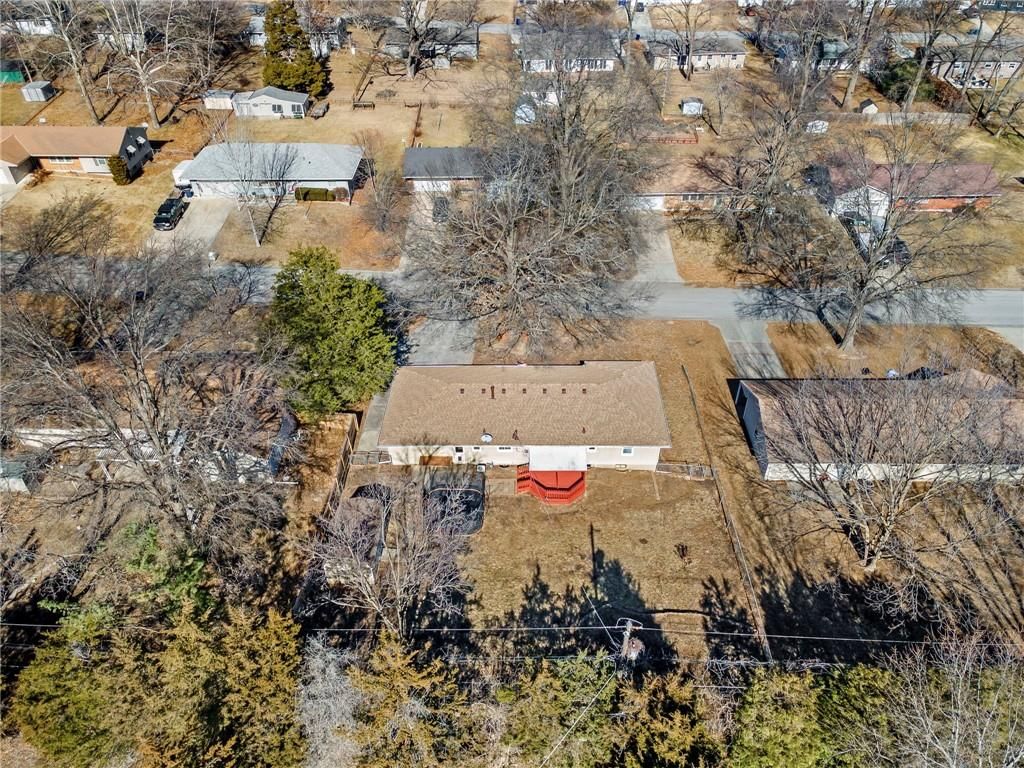 807 NE 60th Terrace — photo 29