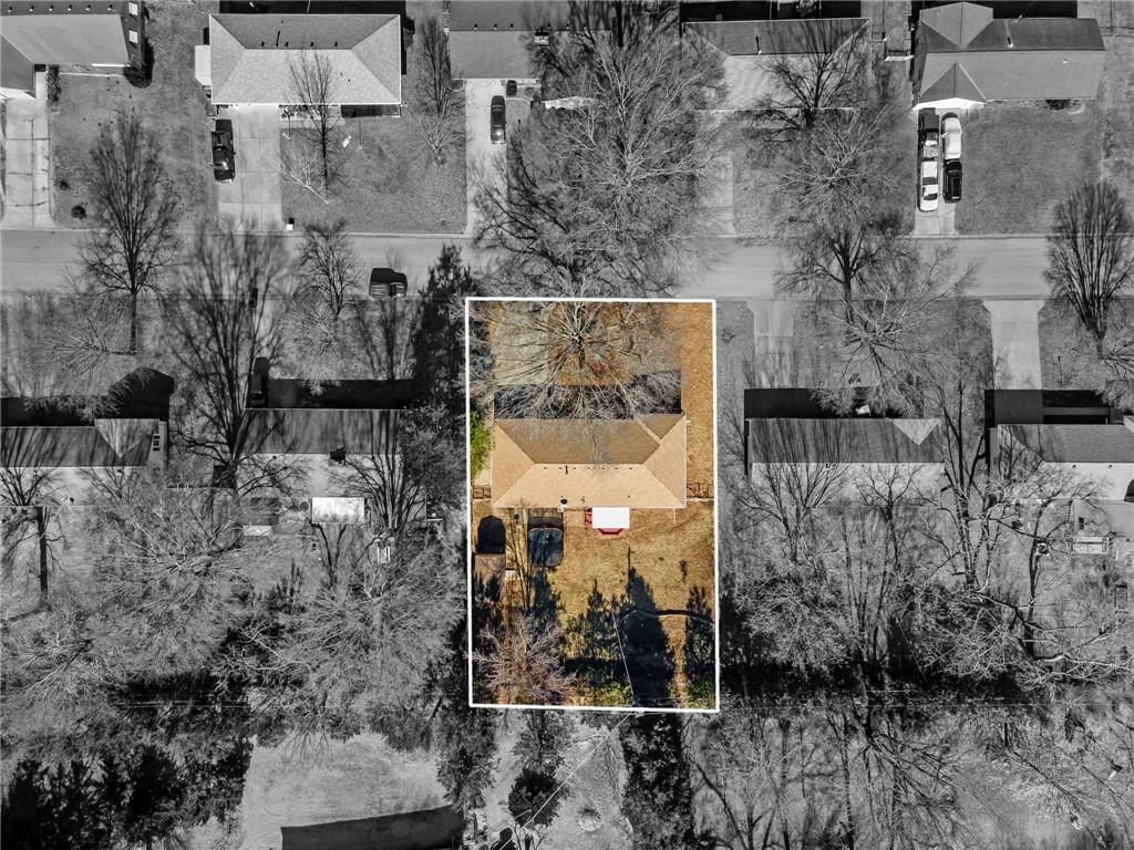 807 NE 60th Terrace — photo 34