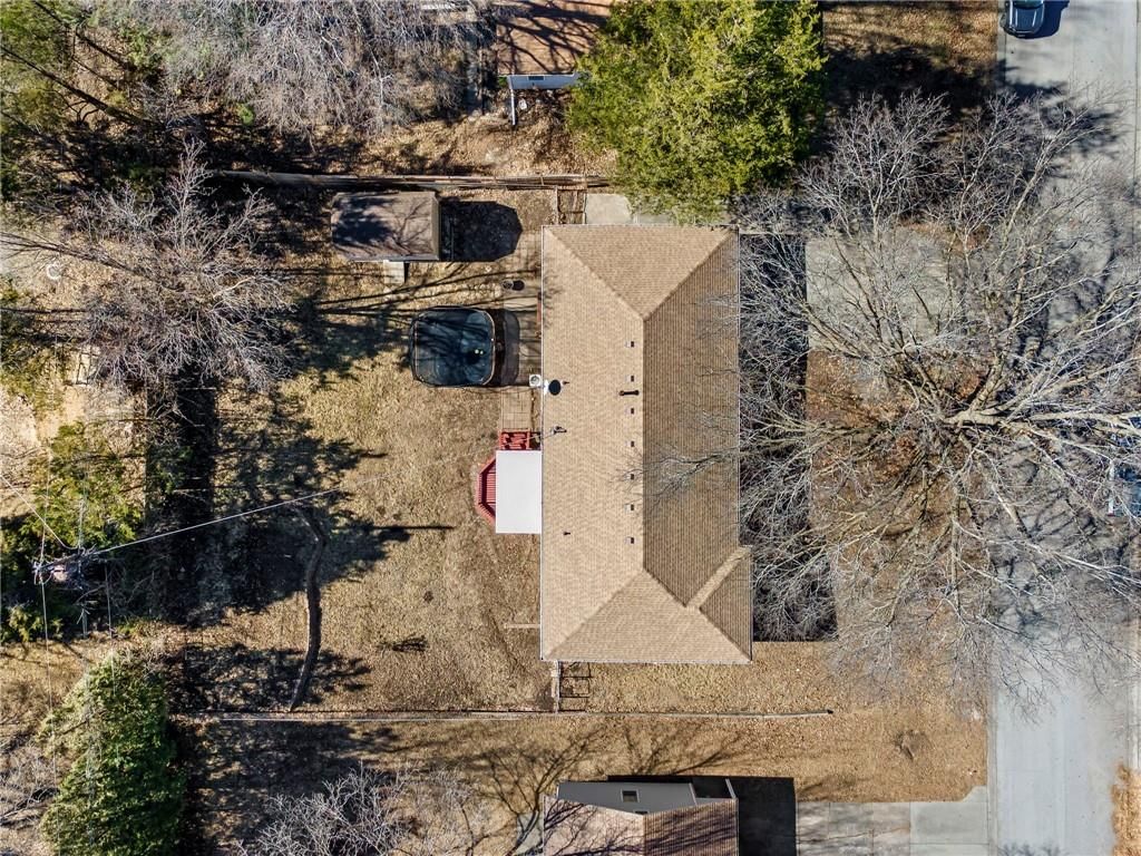 807 NE 60th Terrace — photo 35