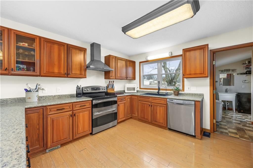 302 Spruce Street — photo 9