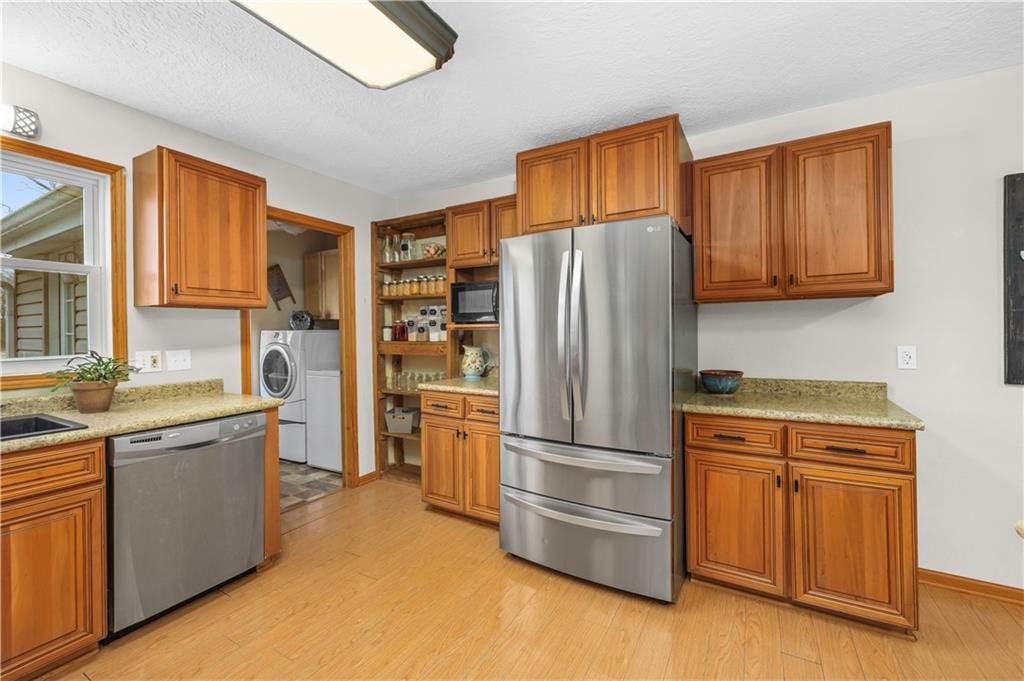 302 Spruce Street — photo 11