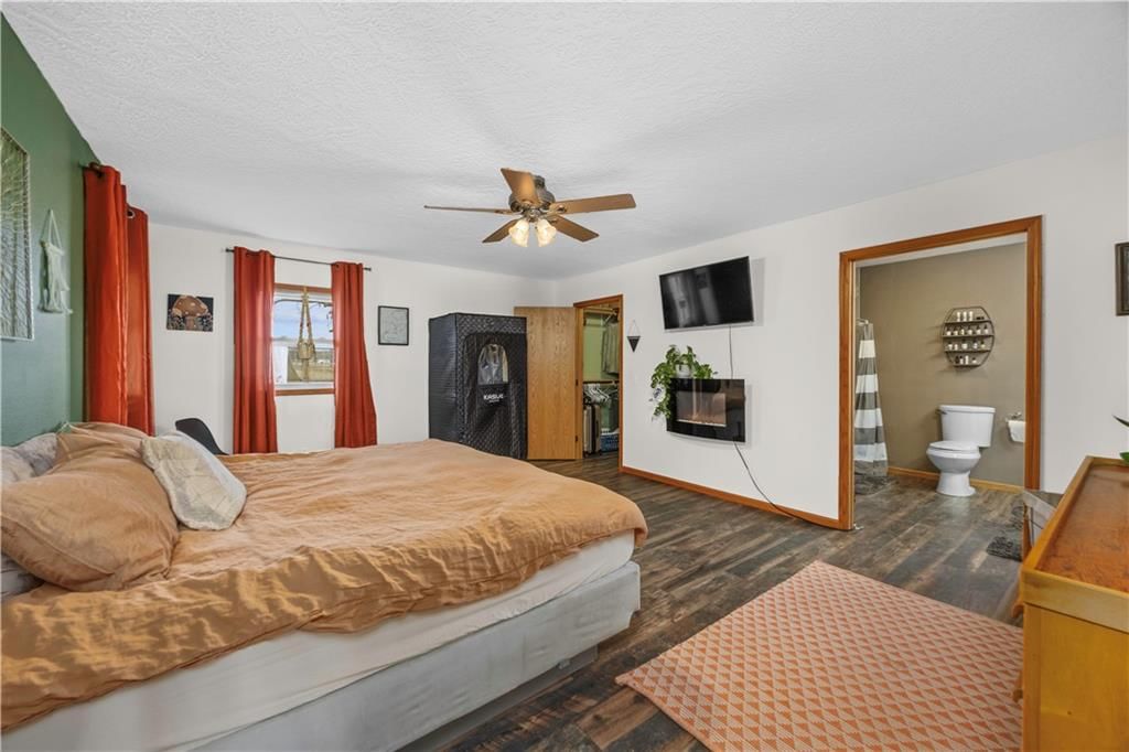 302 Spruce Street — photo 15
