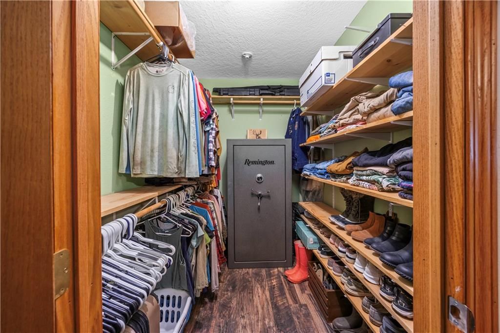 302 Spruce Street — photo 16