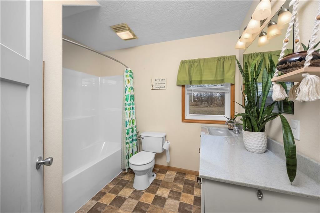302 Spruce Street — photo 21