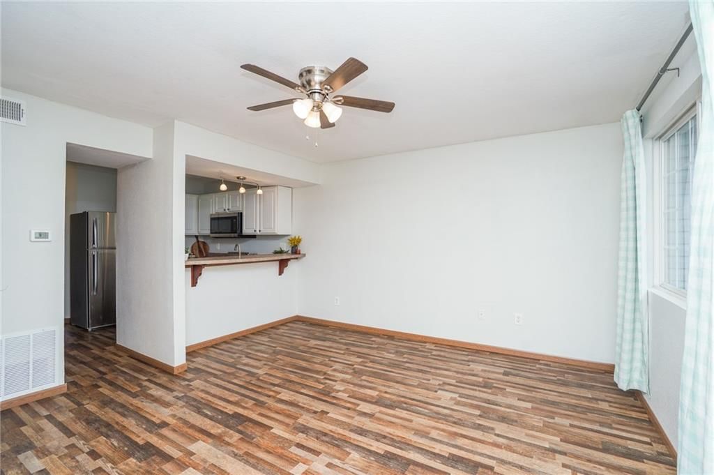 1505 W 25th Court — photo 3