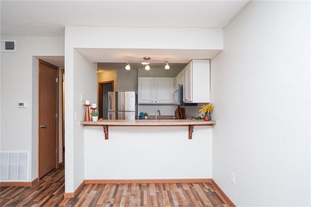 1505 W 25th Court — photo 6