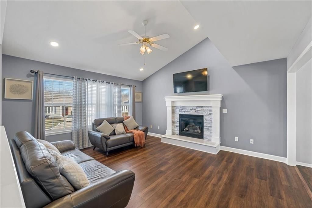 1216 N Parkway Drive — photo 4