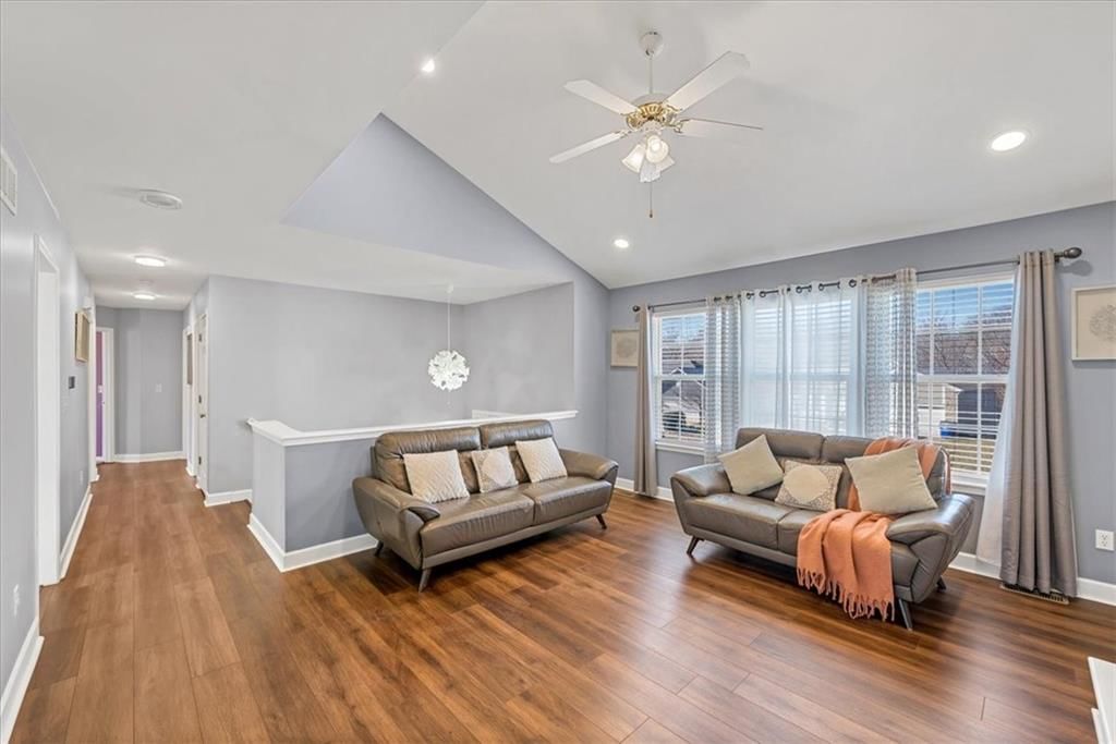 1216 N Parkway Drive — photo 5
