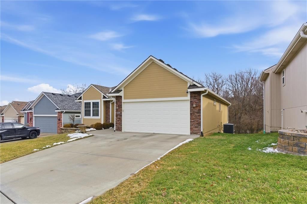 7101 N Cypress Avenue — photo 4