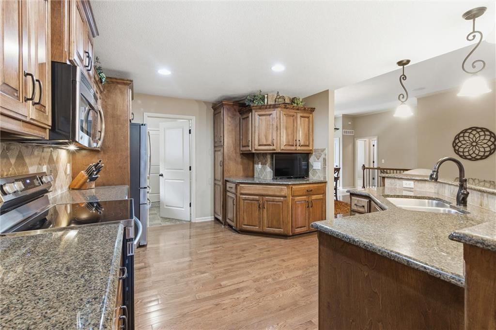 7101 N Cypress Avenue — photo 11
