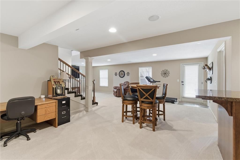 7101 N Cypress Avenue — photo 28