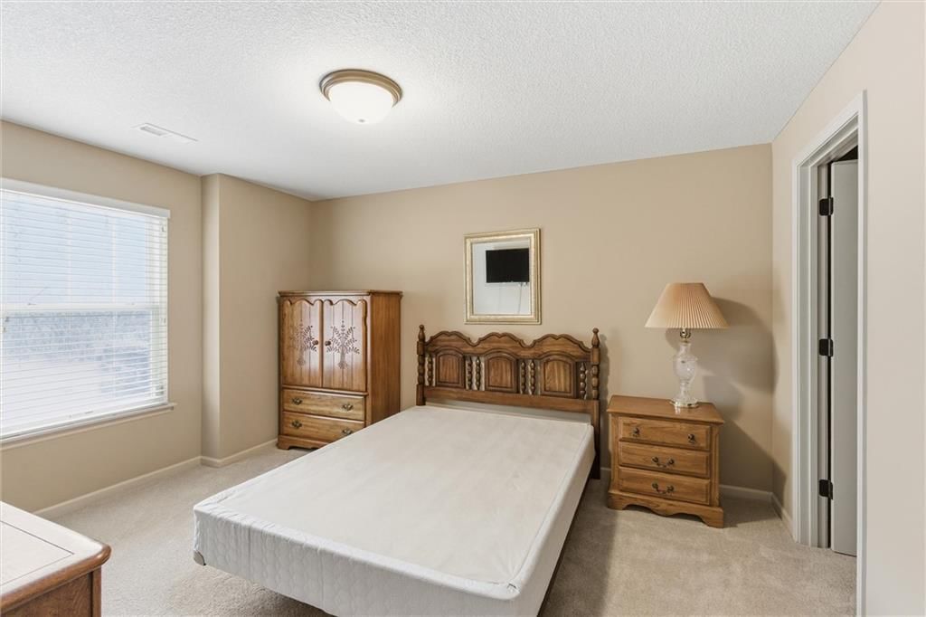 7101 N Cypress Avenue — photo 30