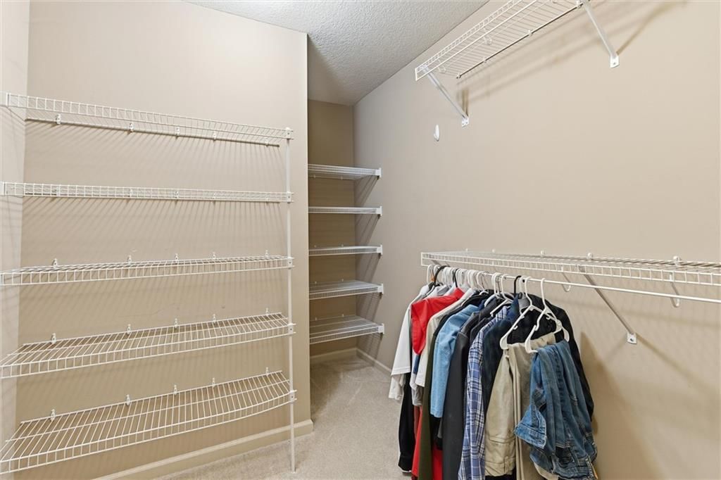 7101 N Cypress Avenue — photo 32