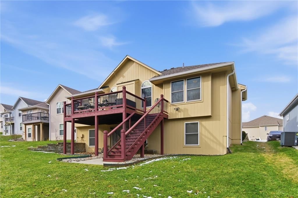 7101 N Cypress Avenue — photo 36