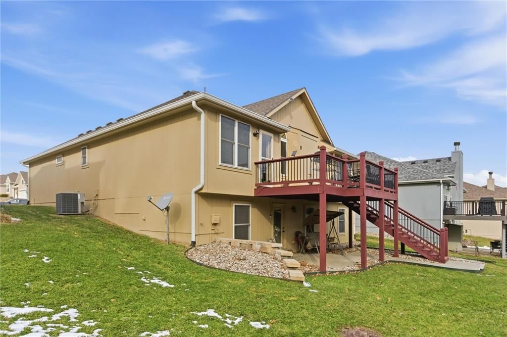 7101 N Cypress Avenue — photo 38