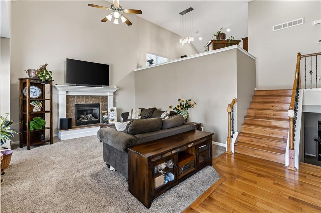 10201 N Willow Avenue — photo 5