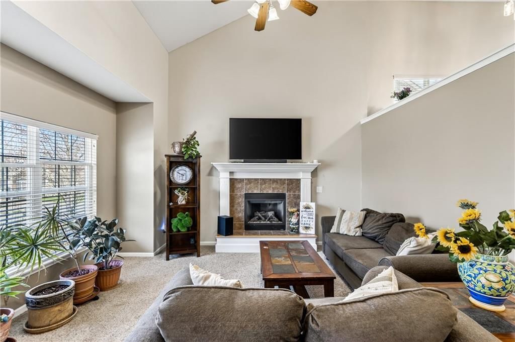 10201 N Willow Avenue — photo 7