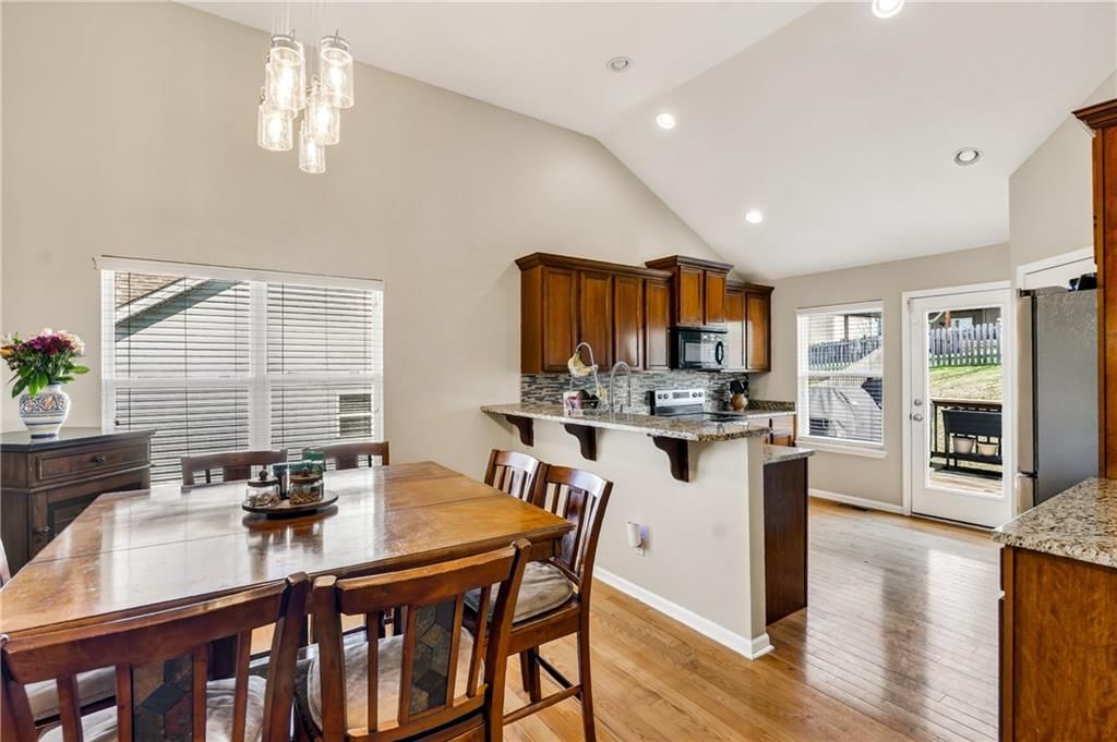 10201 N Willow Avenue — photo 10