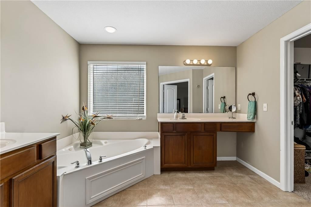 10201 N Willow Avenue — photo 17