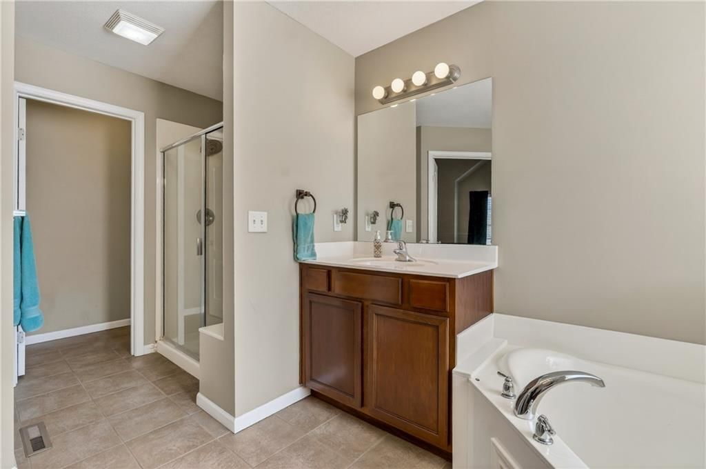 10201 N Willow Avenue — photo 18