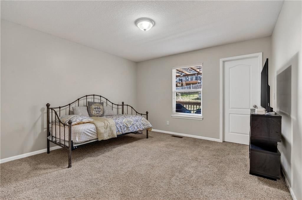 10201 N Willow Avenue — photo 20